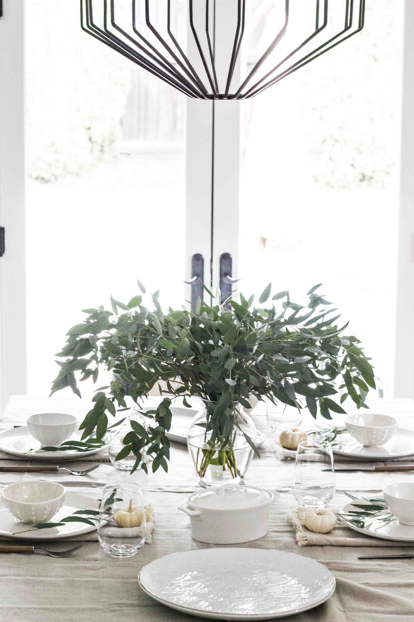 Minimalist Thanksgiving Tablescape-1-2