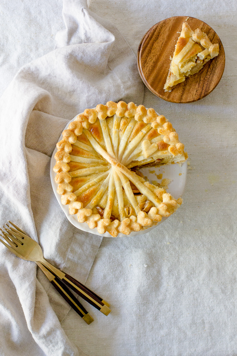 Vegan Apple Almond Pie