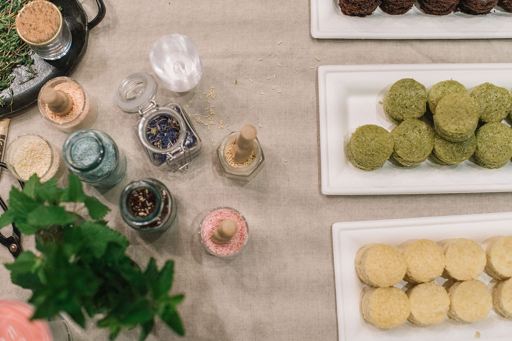 Modern Cake Decorating Party