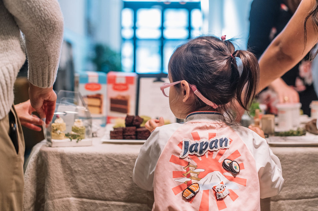 Modern Cake Decorating Party