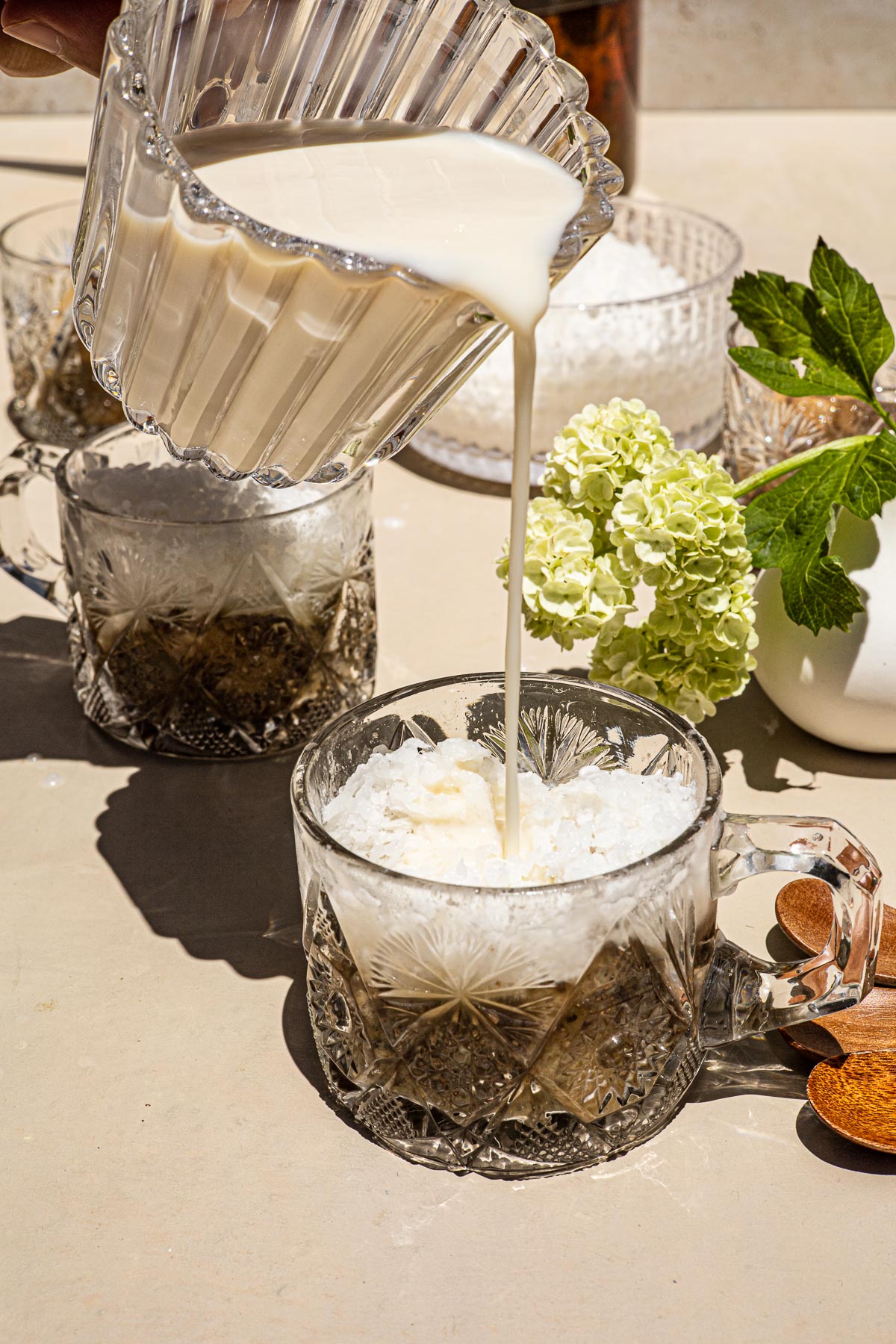 Milk being poured in the Saba Con Yelo.